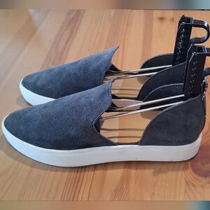 Dolce Vita Women's Charcoal Suede Sneakers